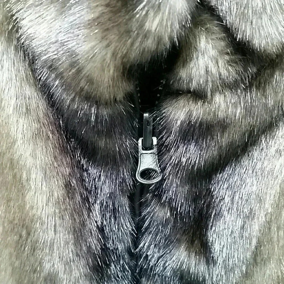 Faux fur vest - reversible - Picture 3 of 5
